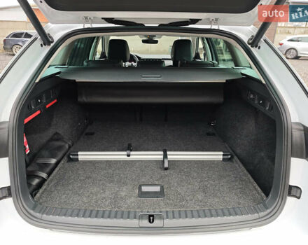 Белый Шкода Октавия, объемом двигателя 2 л и пробегом 179 тыс. км за 23999 $, фото 62 на Automoto.ua