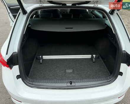 Белый Шкода Октавия, объемом двигателя 2 л и пробегом 180 тыс. км за 22400 $, фото 66 на Automoto.ua