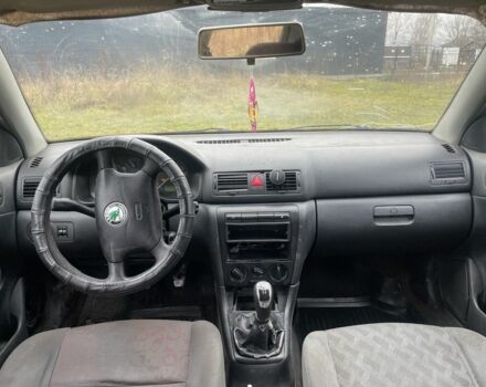 Белый Шкода Октавия, объемом двигателя 0 л и пробегом 300 тыс. км за 1150 $, фото 4 на Automoto.ua