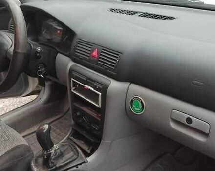 Белый Шкода Октавия, объемом двигателя 1.8 л и пробегом 217 тыс. км за 3000 $, фото 3 на Automoto.ua