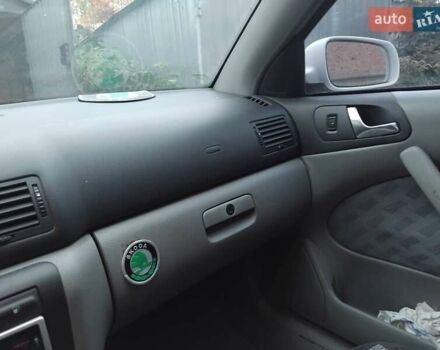 Белый Шкода Октавия, объемом двигателя 1.8 л и пробегом 217 тыс. км за 3000 $, фото 9 на Automoto.ua