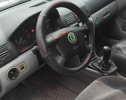 Белый Шкода Октавия, объемом двигателя 1.8 л и пробегом 217 тыс. км за 3000 $, фото 6 на Automoto.ua