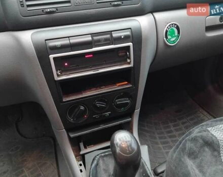 Белый Шкода Октавия, объемом двигателя 1.8 л и пробегом 217 тыс. км за 3000 $, фото 8 на Automoto.ua