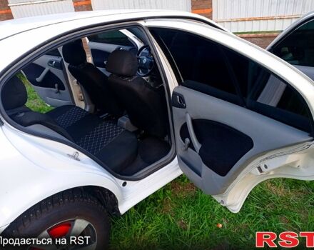 Белый Шкода Октавия, объемом двигателя 1.6 л и пробегом 353 тыс. км за 3300 $, фото 4 на Automoto.ua