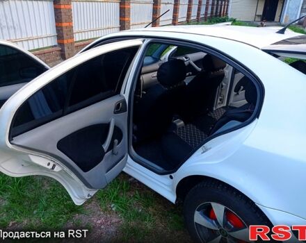 Белый Шкода Октавия, объемом двигателя 1.6 л и пробегом 353 тыс. км за 3300 $, фото 5 на Automoto.ua