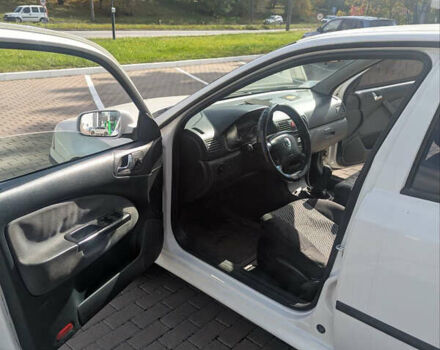 Білий Шкода Октавія, об'ємом двигуна 1.6 л та пробігом 258 тис. км за 4100 $, фото 14 на Automoto.ua