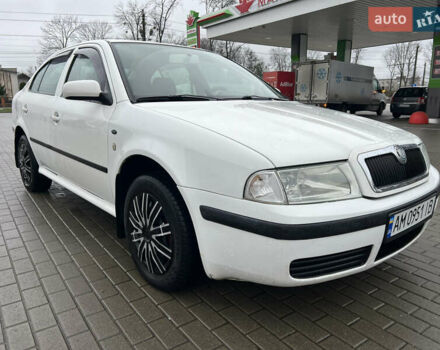 Белый Шкода Октавия, объемом двигателя 1.6 л и пробегом 303 тыс. км за 3950 $, фото 13 на Automoto.ua