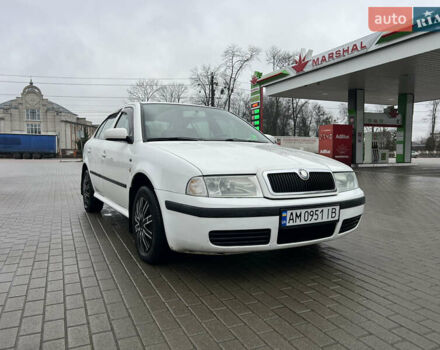 Белый Шкода Октавия, объемом двигателя 1.6 л и пробегом 303 тыс. км за 3950 $, фото 10 на Automoto.ua