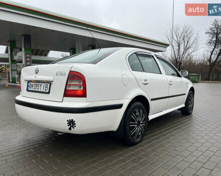 Белый Шкода Октавия, объемом двигателя 1.6 л и пробегом 303 тыс. км за 3950 $, фото 19 на Automoto.ua