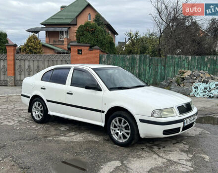 Белый Шкода Октавия, объемом двигателя 1.6 л и пробегом 333 тыс. км за 2200 $, фото 1 на Automoto.ua