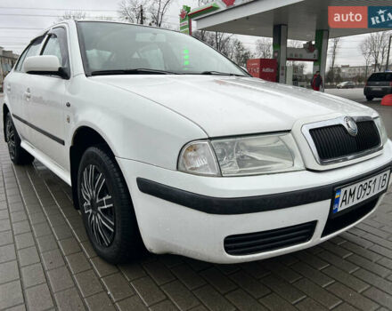 Белый Шкода Октавия, объемом двигателя 1.6 л и пробегом 303 тыс. км за 3950 $, фото 1 на Automoto.ua
