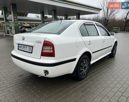 Белый Шкода Октавия, объемом двигателя 1.6 л и пробегом 303 тыс. км за 3950 $, фото 11 на Automoto.ua