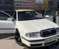 Белый Шкода Октавия, объемом двигателя 1.8 л и пробегом 272 тыс. км за 4000 $, фото 5 на Automoto.ua