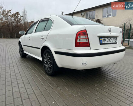 Белый Шкода Октавия, объемом двигателя 1.6 л и пробегом 303 тыс. км за 3950 $, фото 8 на Automoto.ua