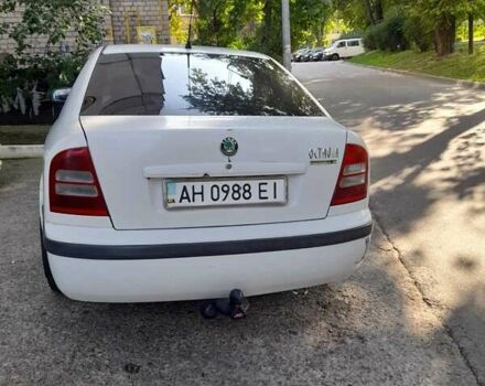 Белый Шкода Октавия, объемом двигателя 1.6 л и пробегом 400 тыс. км за 4500 $, фото 1 на Automoto.ua