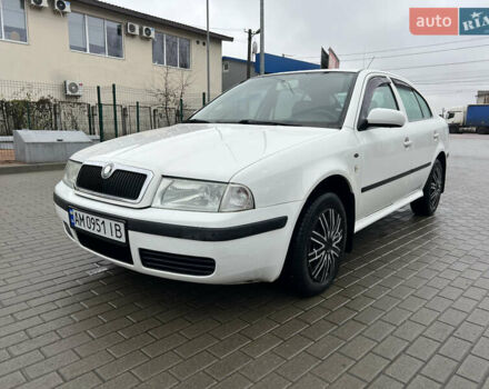 Белый Шкода Октавия, объемом двигателя 1.6 л и пробегом 303 тыс. км за 3950 $, фото 17 на Automoto.ua