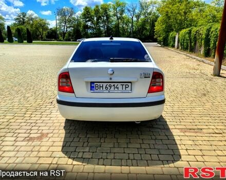 Белый Шкода Октавия, объемом двигателя 1.6 л и пробегом 202 тыс. км за 3500 $, фото 1 на Automoto.ua