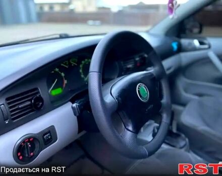 Белый Шкода Октавия, объемом двигателя 1.6 л и пробегом 311 тыс. км за 4300 $, фото 7 на Automoto.ua