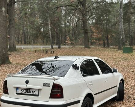 Белый Шкода Октавия, объемом двигателя 1.8 л и пробегом 395 тыс. км за 5500 $, фото 4 на Automoto.ua