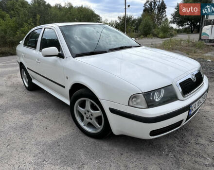 Білий Шкода Октавія, об'ємом двигуна 1.8 л та пробігом 420 тис. км за 4500 $, фото 5 на Automoto.ua