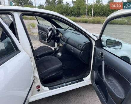 Білий Шкода Октавія, об'ємом двигуна 1.8 л та пробігом 420 тис. км за 4500 $, фото 12 на Automoto.ua