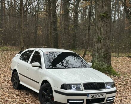 Белый Шкода Октавия, объемом двигателя 1.8 л и пробегом 395 тыс. км за 5500 $, фото 3 на Automoto.ua