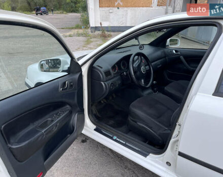 Білий Шкода Октавія, об'ємом двигуна 1.8 л та пробігом 420 тис. км за 4500 $, фото 8 на Automoto.ua