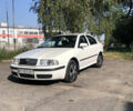 Белый Шкода Октавия, объемом двигателя 1.6 л и пробегом 220 тыс. км за 4500 $, фото 1 на Automoto.ua
