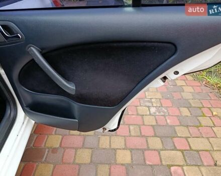 Білий Шкода Октавія, об'ємом двигуна 1.6 л та пробігом 257 тис. км за 3999 $, фото 24 на Automoto.ua
