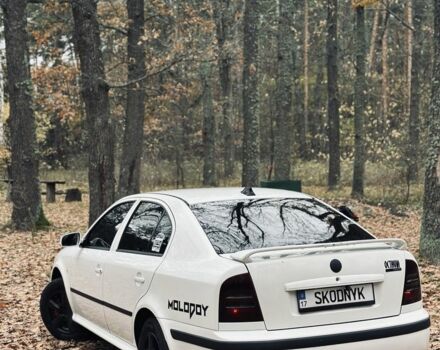 Белый Шкода Октавия, объемом двигателя 1.8 л и пробегом 395 тыс. км за 5500 $, фото 5 на Automoto.ua