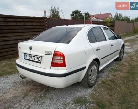 Белый Шкода Октавия, объемом двигателя 1.6 л и пробегом 260 тыс. км за 5000 $, фото 2 на Automoto.ua