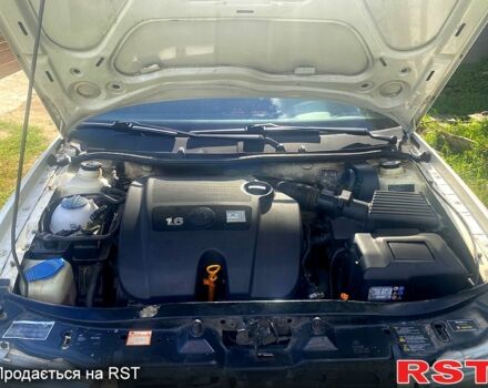 Белый Шкода Октавия, объемом двигателя 1.6 л и пробегом 411 тыс. км за 5400 $, фото 8 на Automoto.ua