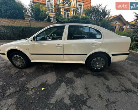 Белый Шкода Октавия, объемом двигателя 1.6 л и пробегом 232 тыс. км за 4290 $, фото 7 на Automoto.ua