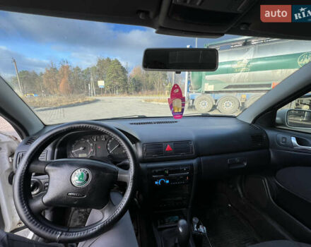 Білий Шкода Октавія, об'ємом двигуна 1.8 л та пробігом 285 тис. км за 4000 $, фото 11 на Automoto.ua