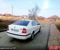 Белый Шкода Октавия, объемом двигателя 1.6 л и пробегом 210 тыс. км за 3900 $, фото 2 на Automoto.ua