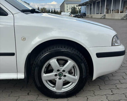 Белый Шкода Октавия, объемом двигателя 1.8 л и пробегом 296 тыс. км за 4400 $, фото 12 на Automoto.ua