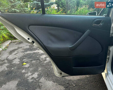 Белый Шкода Октавия, объемом двигателя 1.6 л и пробегом 232 тыс. км за 4290 $, фото 15 на Automoto.ua