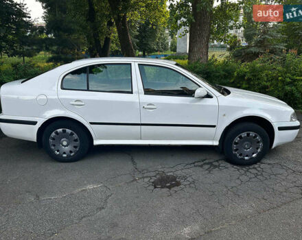 Белый Шкода Октавия, объемом двигателя 1.6 л и пробегом 232 тыс. км за 4290 $, фото 3 на Automoto.ua