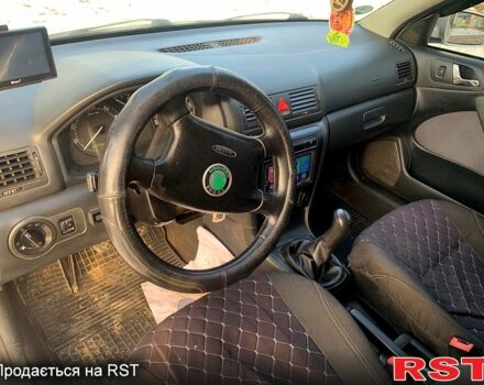 Білий Шкода Октавія, об'ємом двигуна 1.6 л та пробігом 400 тис. км за 4450 $, фото 5 на Automoto.ua
