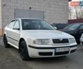 Белый Шкода Октавия, объемом двигателя 1.6 л и пробегом 320 тыс. км за 5200 $, фото 1 на Automoto.ua