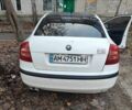 Білий Шкода Октавія, об'ємом двигуна 1.6 л та пробігом 370 тис. км за 4500 $, фото 1 на Automoto.ua