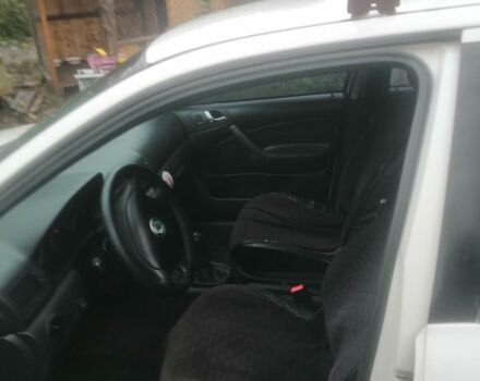 Білий Шкода Октавія, об'ємом двигуна 1.8 л та пробігом 250 тис. км за 4300 $, фото 9 на Automoto.ua