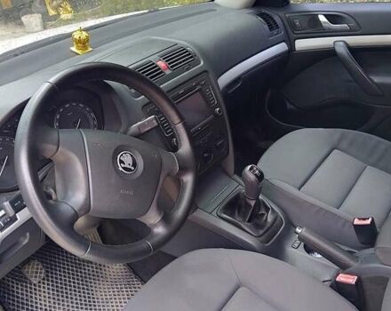 Белый Шкода Октавия, объемом двигателя 1.6 л и пробегом 155 тыс. км за 5800 $, фото 1 на Automoto.ua