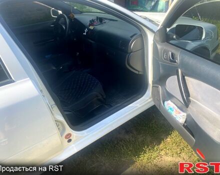 Белый Шкода Октавия, объемом двигателя 1.6 л и пробегом 411 тыс. км за 5400 $, фото 4 на Automoto.ua