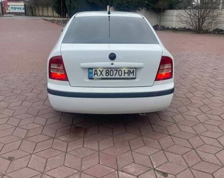 Білий Шкода Октавія, об'ємом двигуна 1.6 л та пробігом 300 тис. км за 5450 $, фото 5 на Automoto.ua