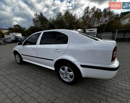 Белый Шкода Октавия, объемом двигателя 1.8 л и пробегом 296 тыс. км за 4400 $, фото 2 на Automoto.ua