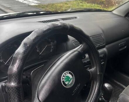 Белый Шкода Октавия, объемом двигателя 1.6 л и пробегом 325 тыс. км за 4600 $, фото 6 на Automoto.ua