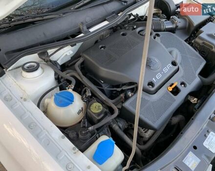 Шкода Октавия 2006 в Кривом Роге на Automoto.ua Белый Шкода Октавия, объемом двигателя 1.6 л и пробегом 187 тыс. км за 4800 $, фото 37 на Automoto.ua