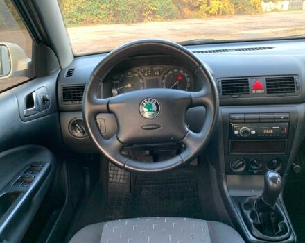 Шкода Октавия 2006 в Кривом Роге на Automoto.ua Белый Шкода Октавия, объемом двигателя 1.6 л и пробегом 187 тыс. км за 4800 $, фото 15 на Automoto.ua