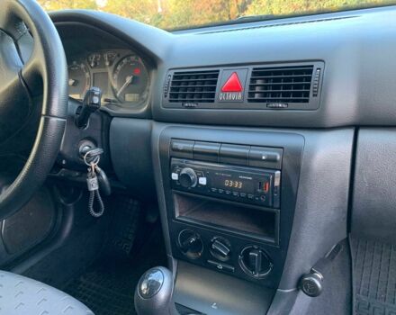 Шкода Октавия 2006 в Кривом Роге на Automoto.ua Белый Шкода Октавия, объемом двигателя 1.6 л и пробегом 187 тыс. км за 4800 $, фото 17 на Automoto.ua